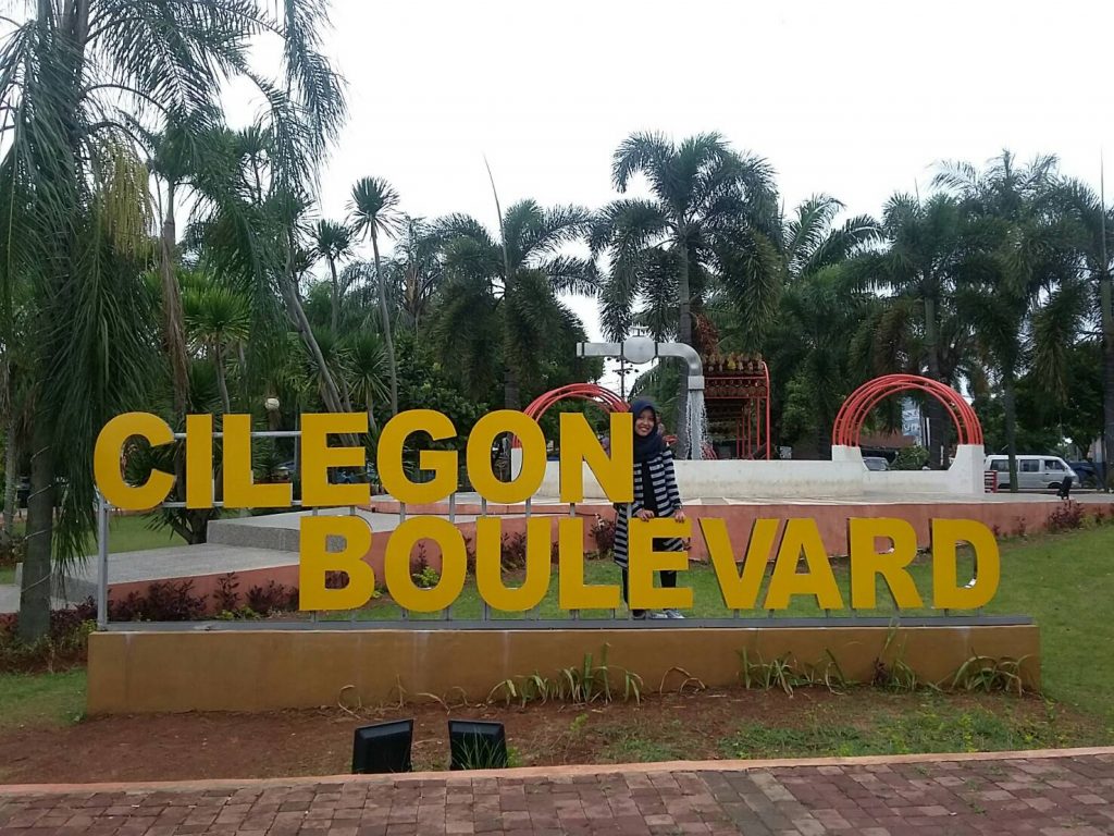 Taman Boulevard Cilegon (Foto oleh : Ika Nurmalita)