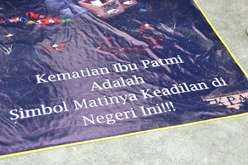 Banner untuk mengingat Patmi (Foto oleh : Hanifah H)