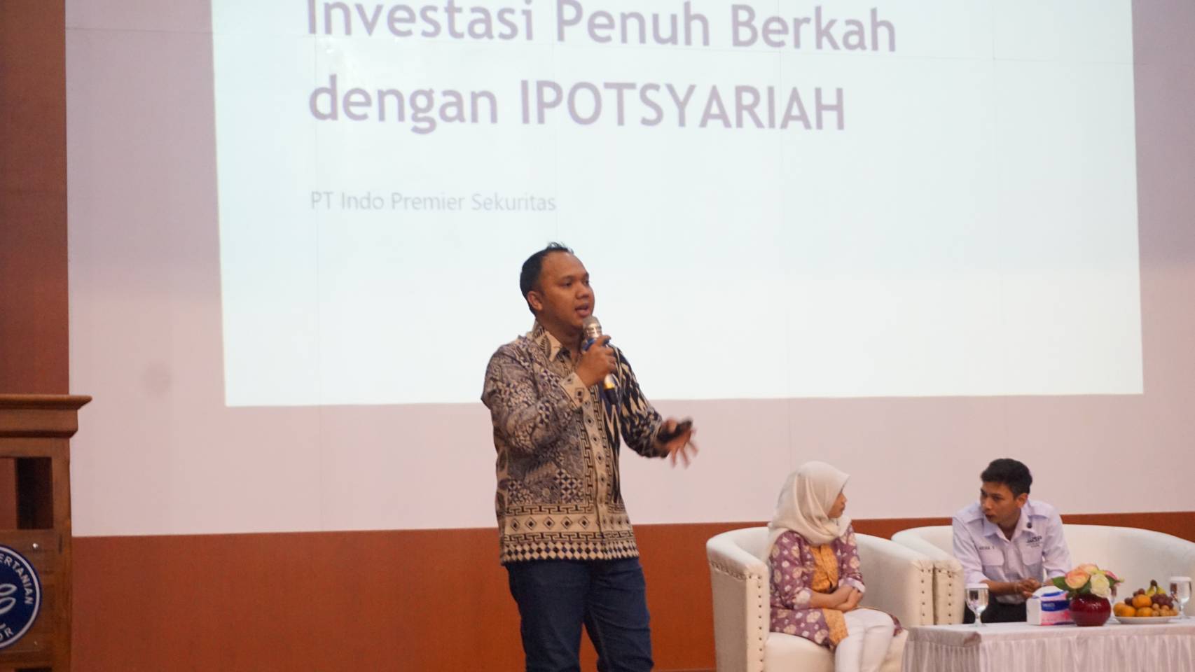 Tingkatkan Kesadaran Investasi, Finance Club Fem IPB Gelar Seminar ...