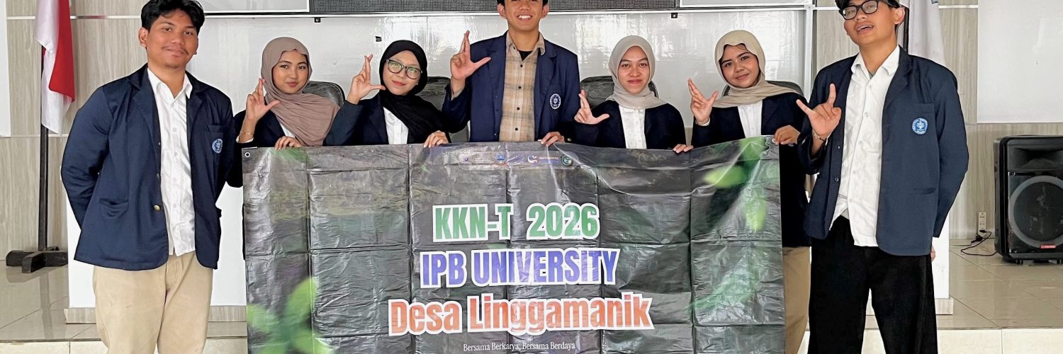Urutan kiri ke kanan: Jhon Yabes Otniel Sirait (Media Branding), Shania Alifia Ardi (Bendahara), Ishya Fardha Maghfira (Acara), Qiyamun Eka Paksiyadi (Koordinator Desa), Annisa Damayanti (Sekretaris), Chessa Nadya Okdita (Media Branding), Irfan Zaidan (Humas).